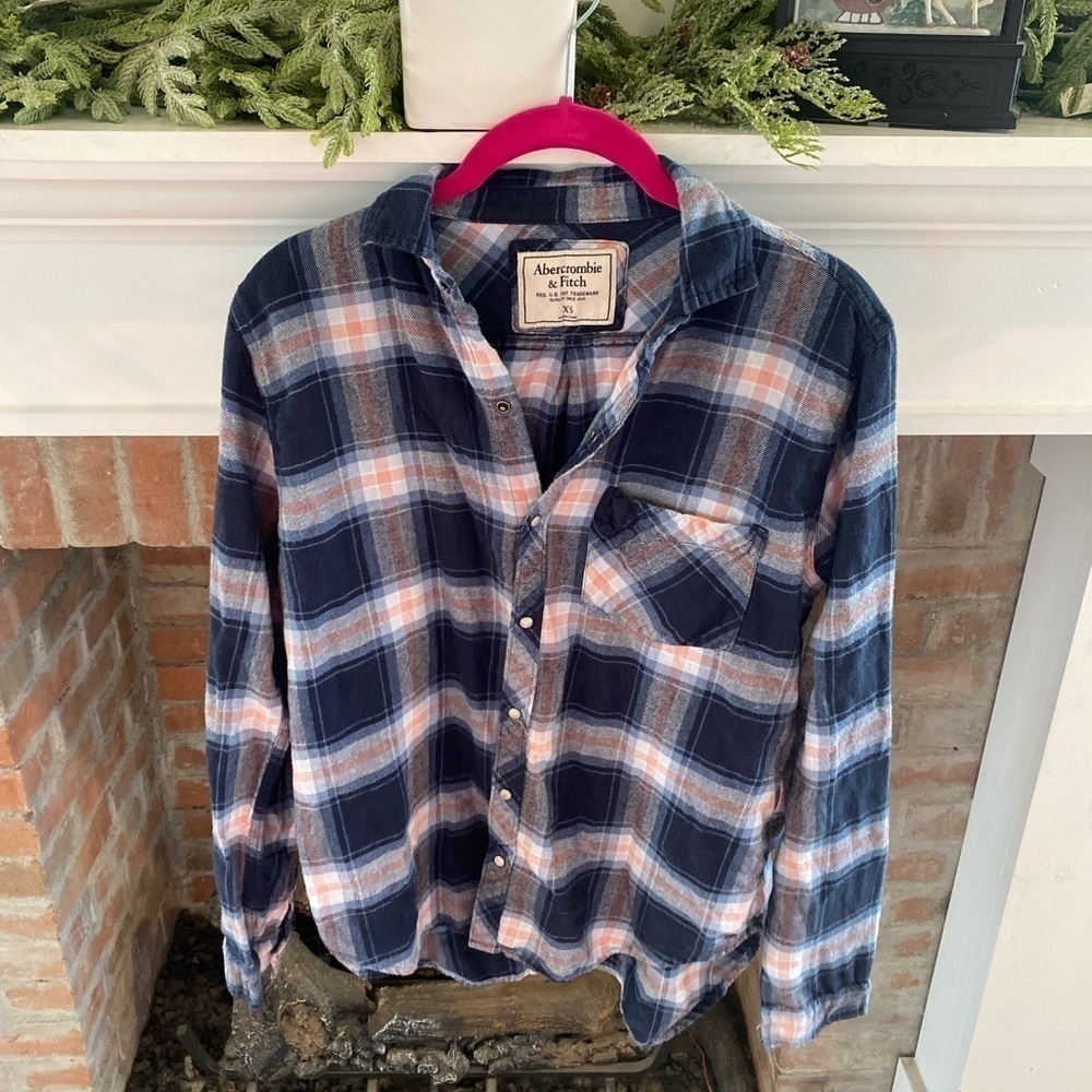 Abercrombie & Fitch Plaid Pearl‎ Snap Button Down Womens Shirt size XSMALL